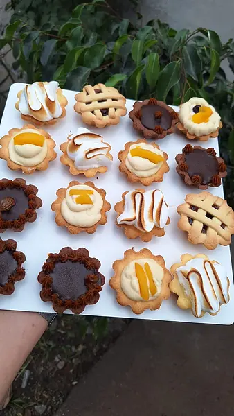 PETIT FOURS (16)